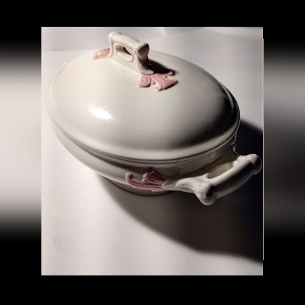 RARE 1971 Vintage - Classic Pottery Ironstone Lidded Pedestal Tureen/Server